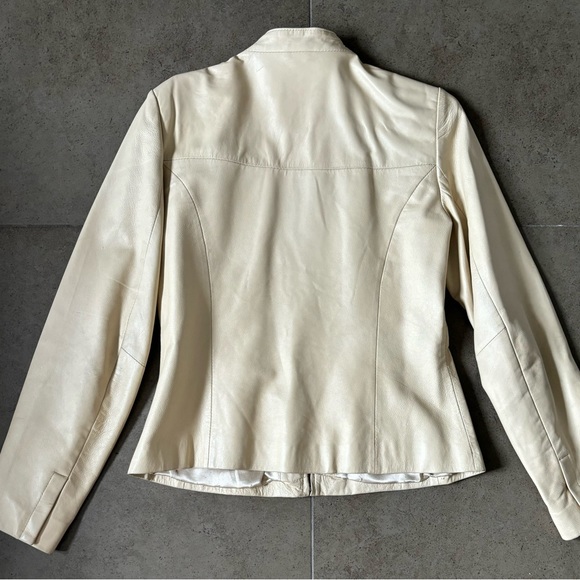 Cream leather fitted jacket - Picture 2 of 6
